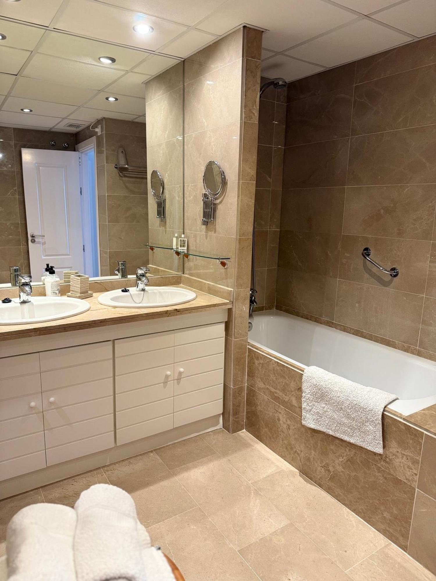 Miraflores Golf Gardens II Luxe Appartement At Riviera Del Sol Sitio de Calahonda エクステリア 写真
